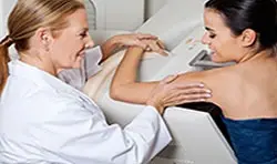 Mamografi çektirmenin riski var mı? Röntgen sırasında alınan X ışını tehlikesi